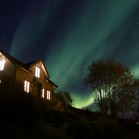 Kjosen Lodge, Lyngen. Lyngseidet