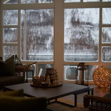Kjosen Lodge, Lyngen. بيت للعطل *