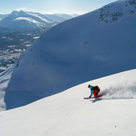 Kjosen Lodge, Lyngen. *