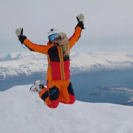 Kjosen Lodge, Lyngen. * Lyngseidet