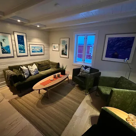 Kjosen Lodge, Lyngen. Casa vacanze Lyngseidet