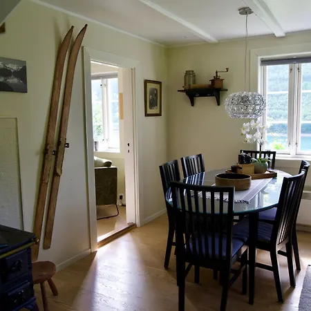 Kjosen Lodge, Lyngen. *