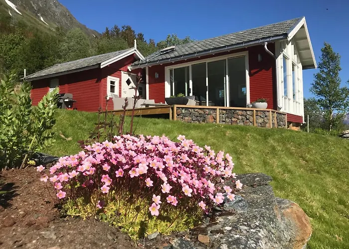 Kjosen Lodge, Lyngen. Semesterbostad Lyngseidet