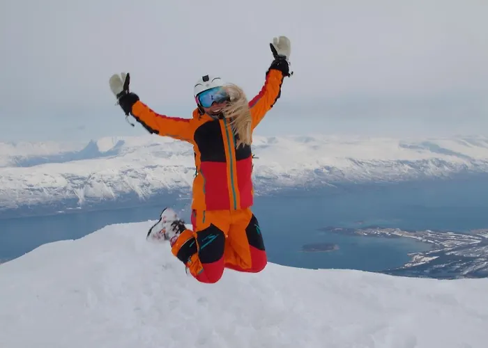 Kjosen Lodge, Lyngen. * Lyngseidet